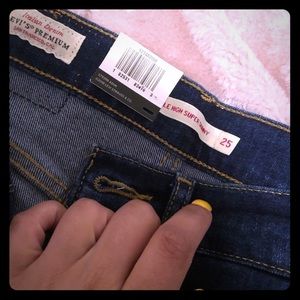 NWT LEVIS MILE HIGH SUPER SKINNY JEANS